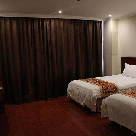 Greentree Inn Shenyang Shengjing Hospital Shenyang Liaol Road Business Hotel מראה חיצוני תמונה